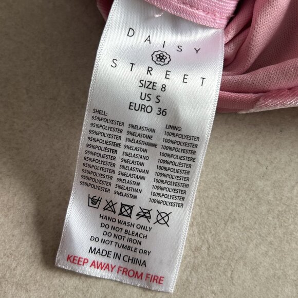 Daisy Street Velvet Floral Halter Crop Top ASO Sarah Cameron - Picture 8 of 8